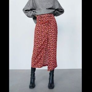 NWT Zara Multicolored Floral Printed Ruched Midi Skirt